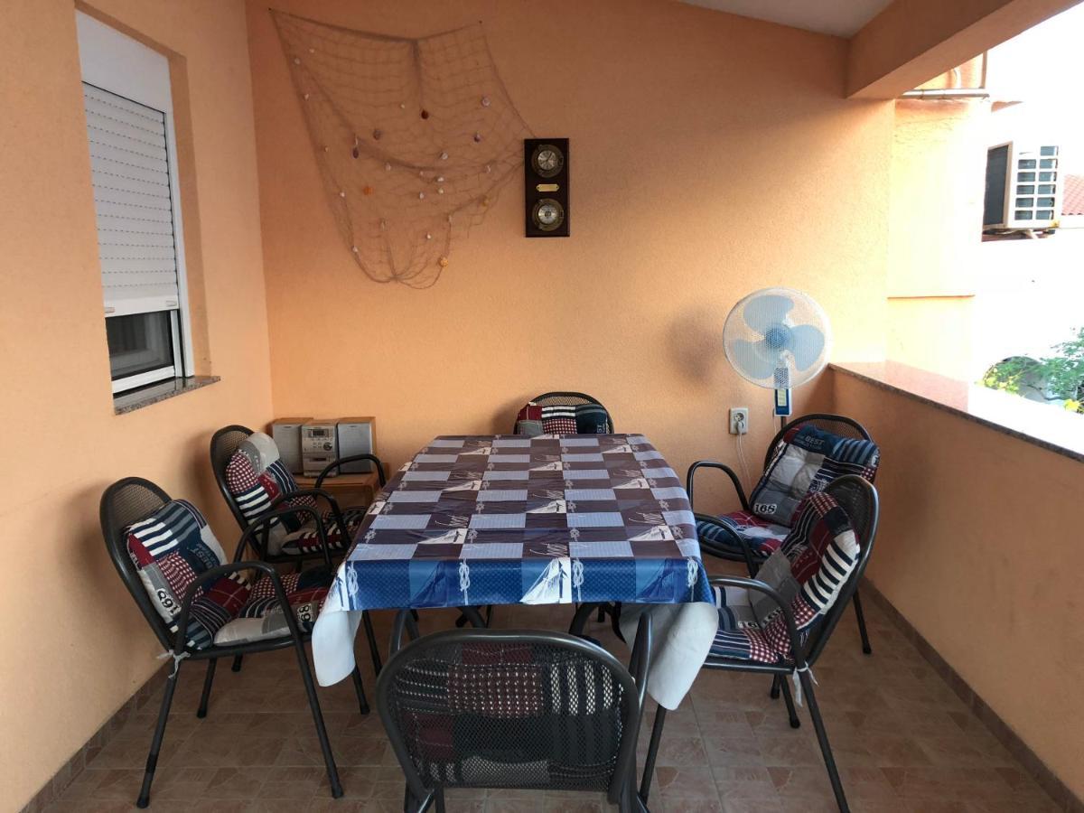 Apartamento Apartman Luka Vir Exterior foto