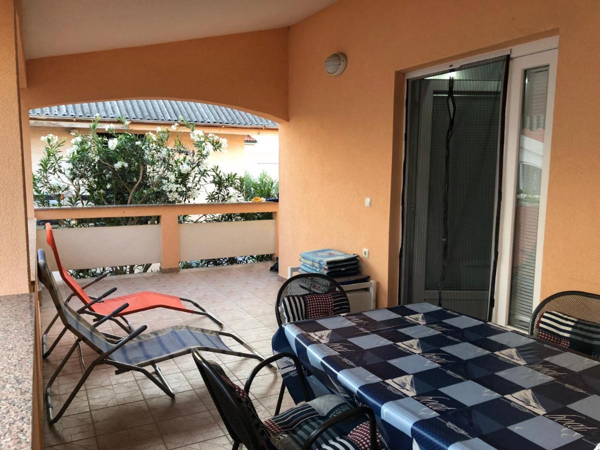 Apartamento Apartman Luka Vir Exterior foto