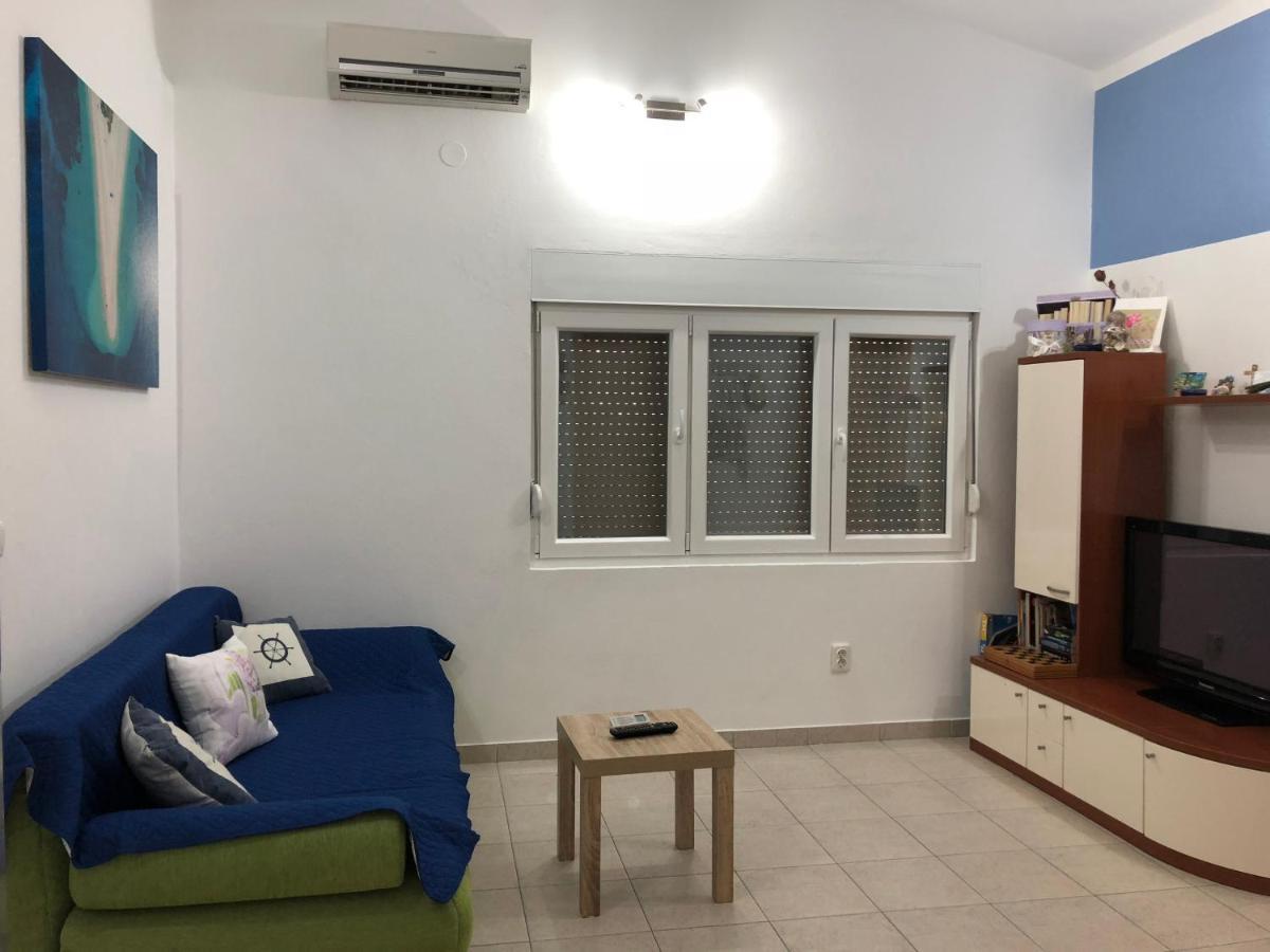Apartamento Apartman Luka Vir Exterior foto