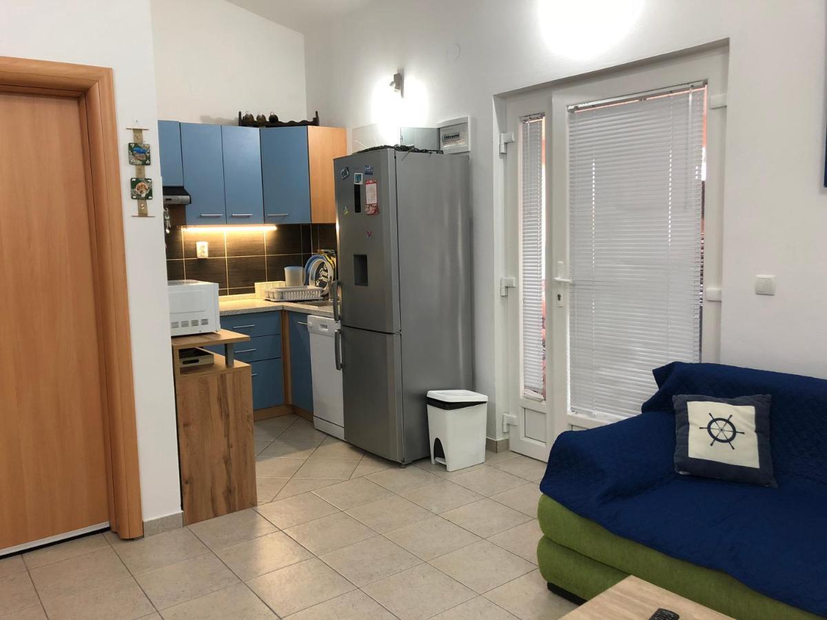 Apartamento Apartman Luka Vir Exterior foto