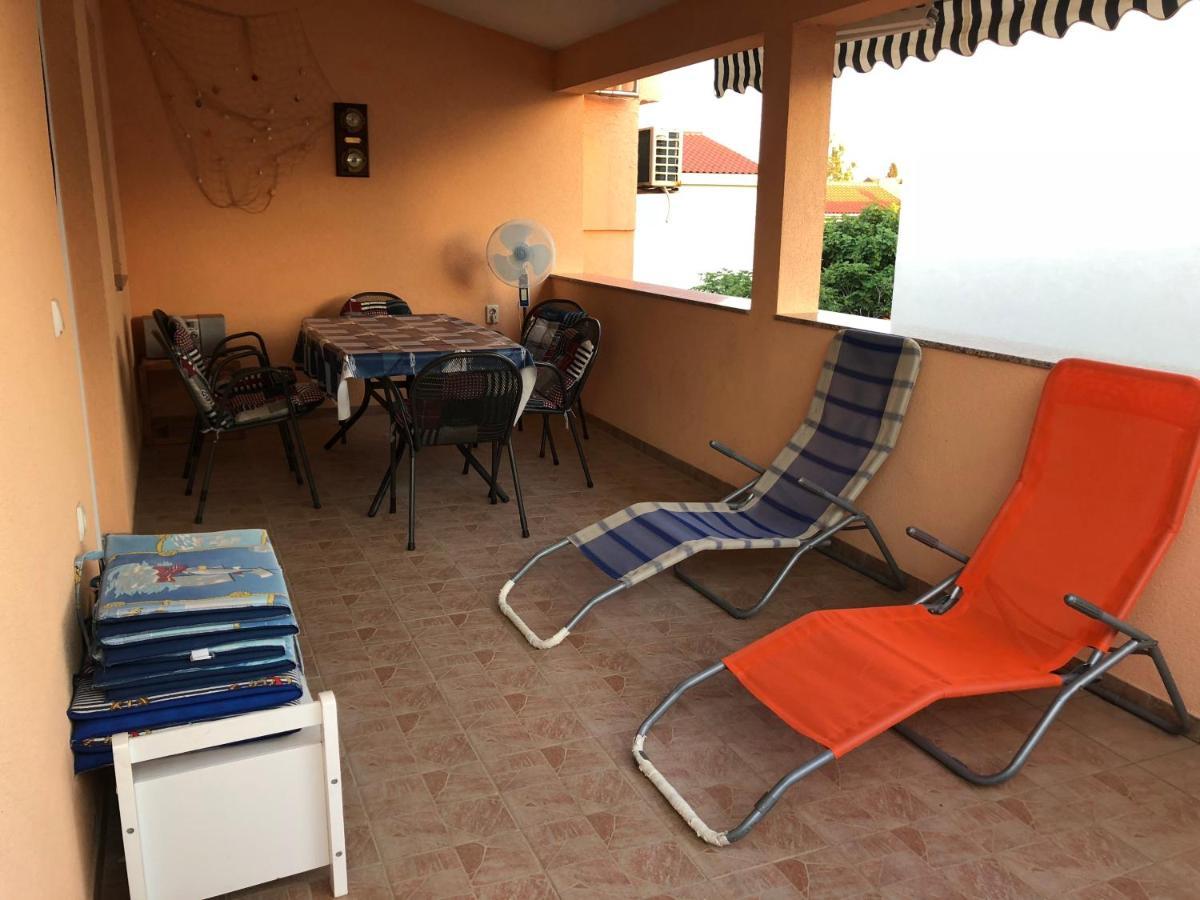 Apartamento Apartman Luka Vir Exterior foto