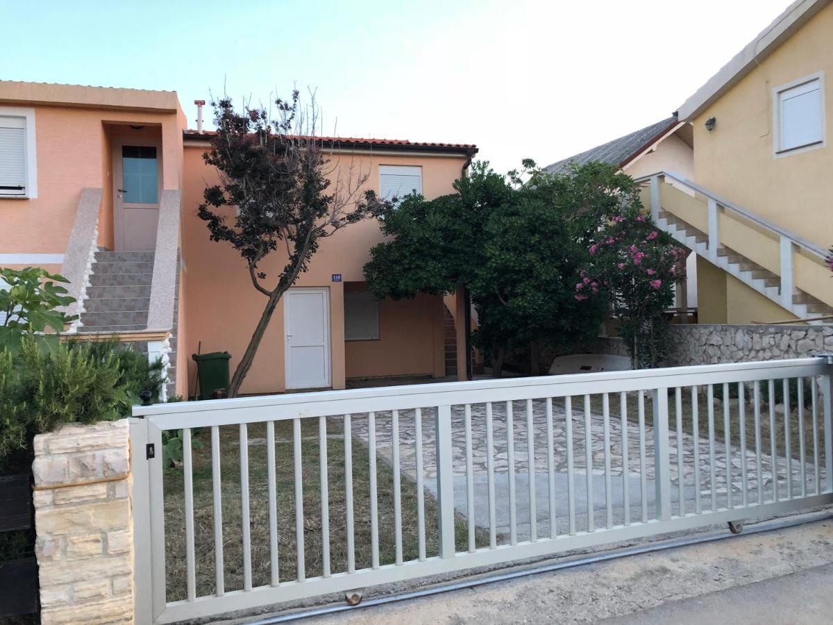 Apartamento Apartman Luka Vir Exterior foto